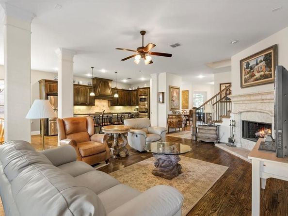 2020  London Lane , Lewisville Texas 75056