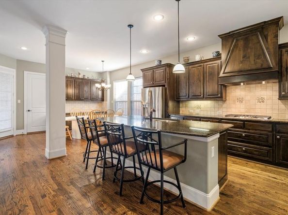 2020  London Lane , Lewisville Texas 75056