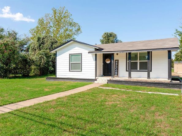 205  Oregon Avenue , Azle Texas 76020
