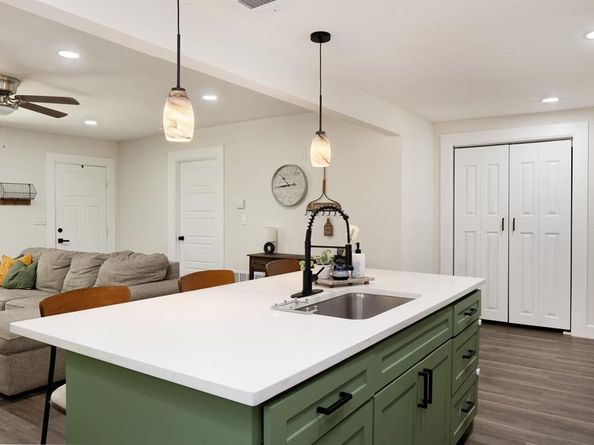 205  Oregon Avenue , Azle Texas 76020