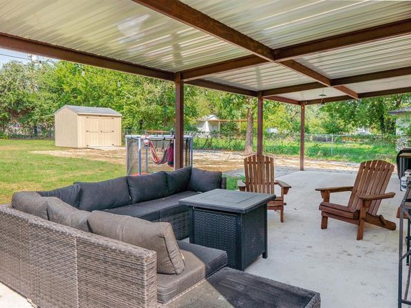 205  Oregon Avenue , Azle Texas 76020