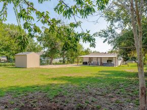 205  Oregon Avenue , Azle Texas 76020