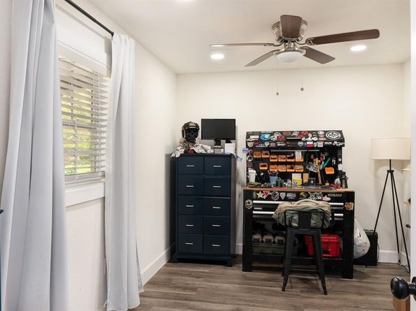 205  Oregon Avenue , Azle Texas 76020