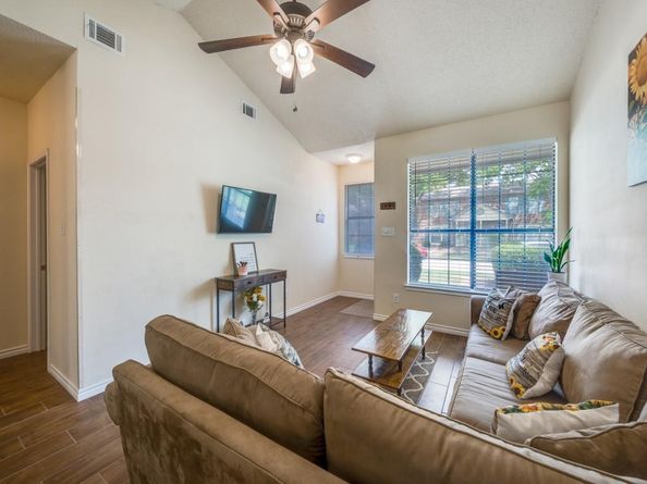 3005  Roxboro Road , Euless Texas 76039