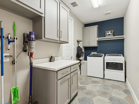2607  Maverick Way , Celina Texas 75009