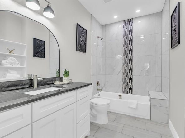 202 S Oak Cliff Boulevard  , Dallas Texas 75208