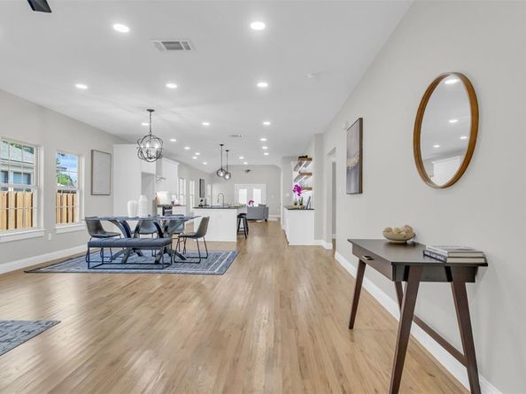 202 S Oak Cliff Boulevard  , Dallas Texas 75208