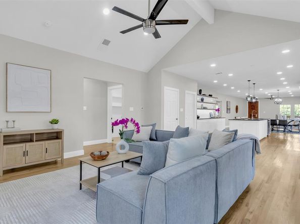202 S Oak Cliff Boulevard  , Dallas Texas 75208