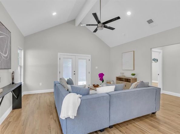 202 S Oak Cliff Boulevard  , Dallas Texas 75208