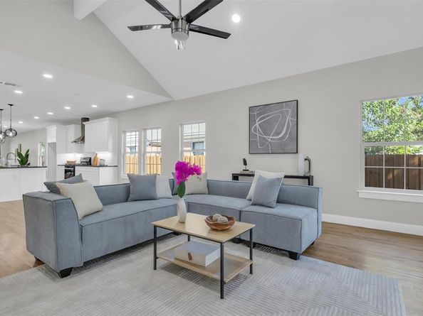 202 S Oak Cliff Boulevard  , Dallas Texas 75208