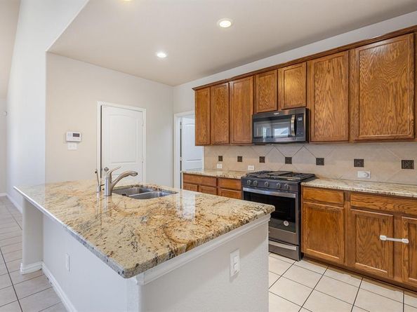 441  Whetstone Street , DeSoto Texas 75115