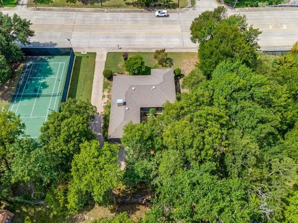 5302  Murphy Road , Sachse Texas 75048