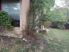 2460  Wildoak Drive , Dallas Texas 75228