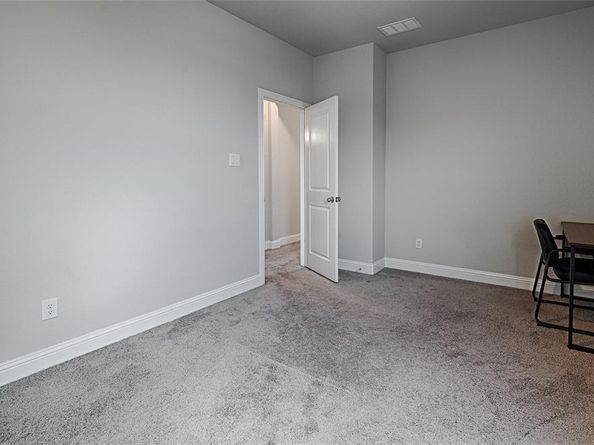 2642  Westbank Trail , Garland Texas 75042