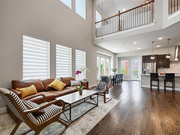 2642  Westbank Trail , Garland Texas 75042