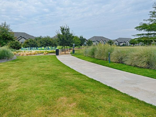 2642  Westbank Trail , Garland Texas 75042