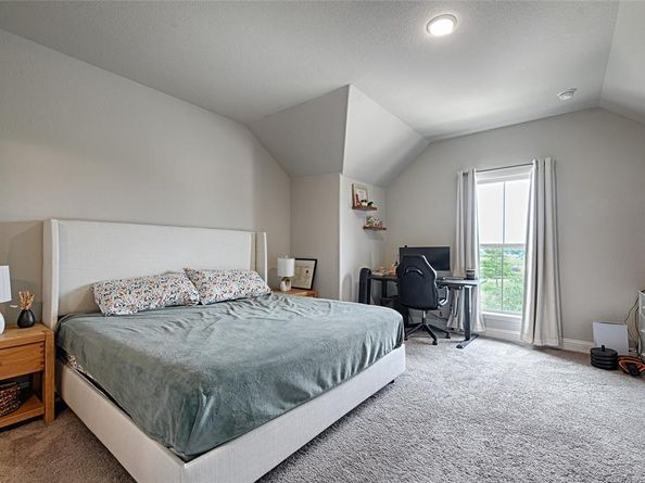2642  Westbank Trail , Garland Texas 75042