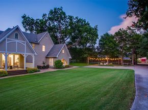 1033  Cedar Hill Avenue , Dallas Texas 75208