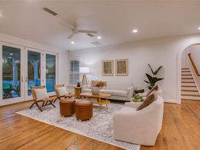 1033  Cedar Hill Avenue , Dallas Texas 75208