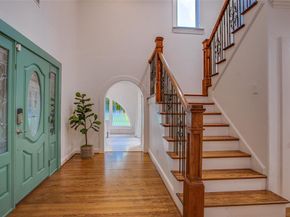 1033  Cedar Hill Avenue , Dallas Texas 75208