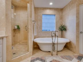 1033  Cedar Hill Avenue , Dallas Texas 75208