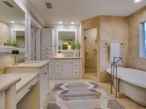 1033  Cedar Hill Avenue , Dallas Texas 75208
