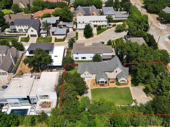 1033  Cedar Hill Avenue , Dallas Texas 75208