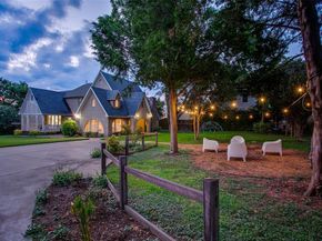 1033  Cedar Hill Avenue , Dallas Texas 75208