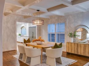 1033  Cedar Hill Avenue , Dallas Texas 75208