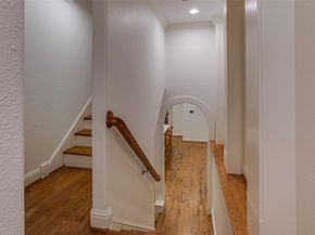 1033  Cedar Hill Avenue , Dallas Texas 75208