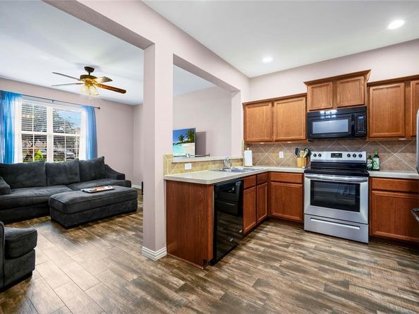 6808  Carrington Lane , Fort Worth Texas 76137