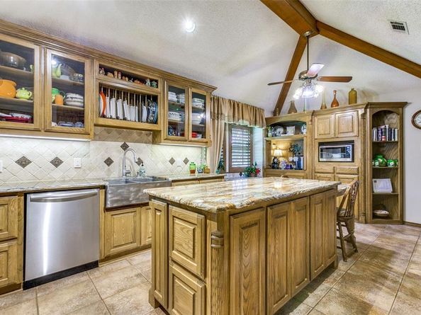 1430  O Shannon Lane , Garland Texas 75044
