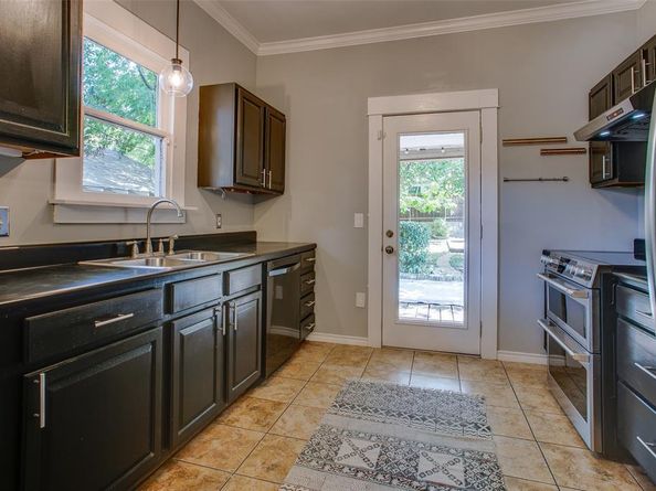 126 N Willomet Avenue , Dallas Texas 75208