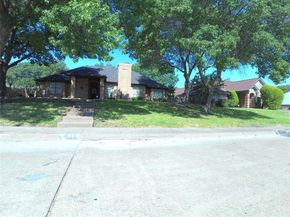911  Canterbury Court , Cedar Hill Texas 75104