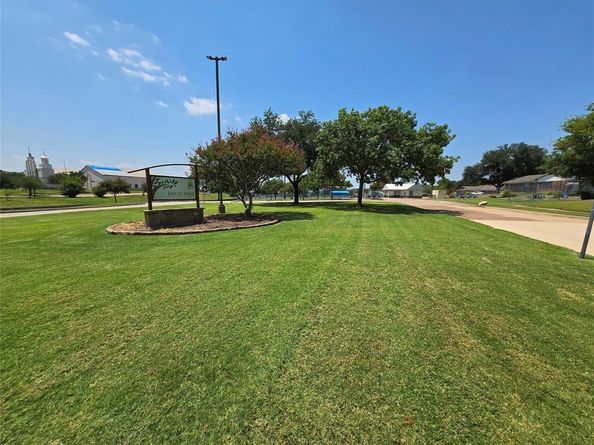 14517  Dennis Lane , Farmers Branch Texas 75234