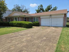 14517  Dennis Lane , Farmers Branch Texas 75234