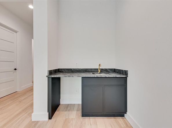 1318  Nokomis Avenue , Dallas Texas 75224