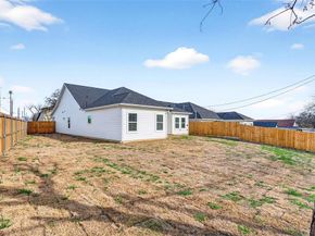 1402  Strickland Street , Dallas Texas 75216