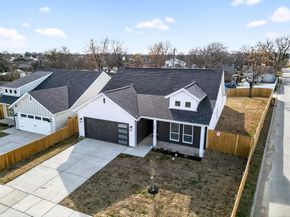 1402  Strickland Street , Dallas Texas 75216