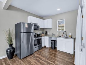 2623  Lenway Street , Dallas Texas 75215