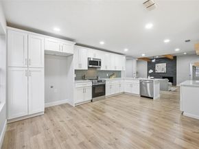 1806  Burr Oak Street , Arlington Texas 76012