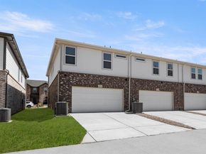 232  Wagon Spoke Way  17, Fort Worth Texas 76120