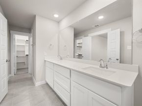 232  Wagon Spoke Way  17, Fort Worth Texas 76120