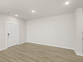 232  Wagon Spoke Way  17, Fort Worth Texas 76120