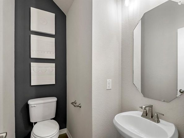 232  Wagon Spoke Way  17, Fort Worth Texas 76120