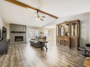 424  Benjamin Lane , Arlington Texas 76002