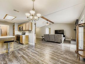 424  Benjamin Lane , Arlington Texas 76002