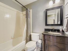 424  Benjamin Lane , Arlington Texas 76002