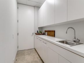 1717  Arts Plaza  1810, Dallas Texas 75201