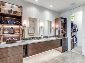 1717  Arts Plaza  1810, Dallas Texas 75201